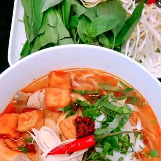 Hình ảnh Bún Huế chay - Hộp Nhựa