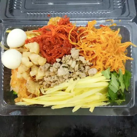 Hình ảnh Bánh tráng trộn tóp mỡ thịt băm