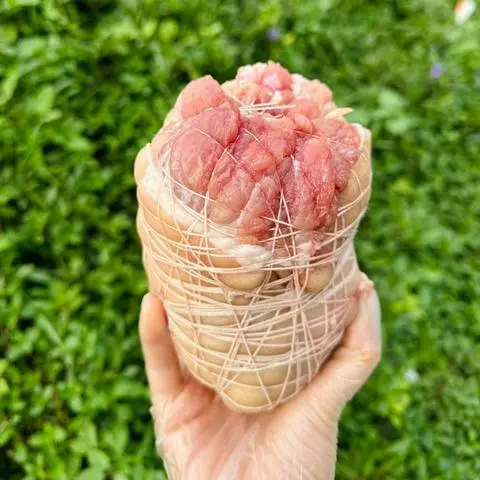 Hình ảnh Bắp Giò Heo Rút Xương Cuộn Chỉ 1,4 - 1,5 kg