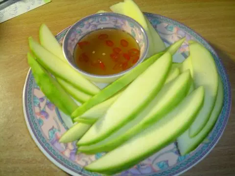 Hình ảnh Xoài xanh + mắm đường 