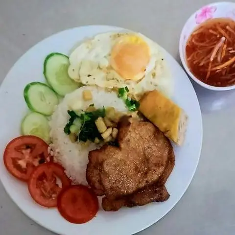 Hình ảnh Cơm tấm sườn - chả - ốp la