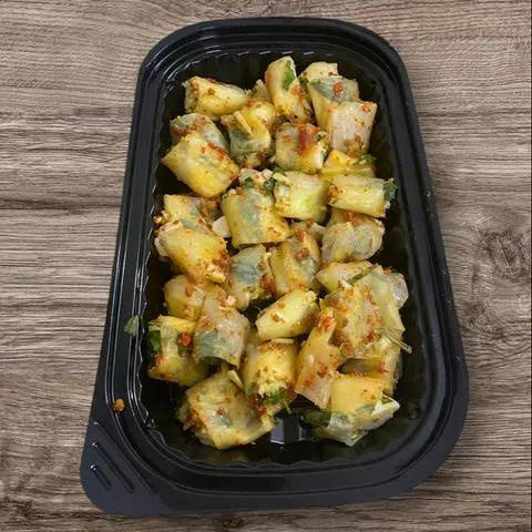 Hình ảnh Bánh tráng cuộn bơ trứng trộn sa tế