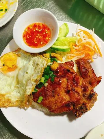 Hình ảnh Cơm tấm sườn ốp la(hình thật quán tôi)