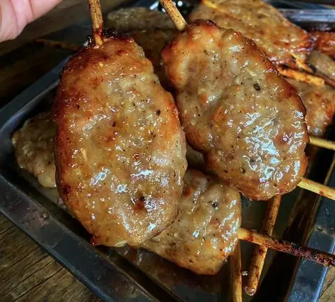 Hình ảnh Cơm tấm nem thịt xiên nướng