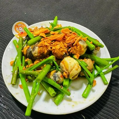 Hình ảnh cút lộn xào sa tế