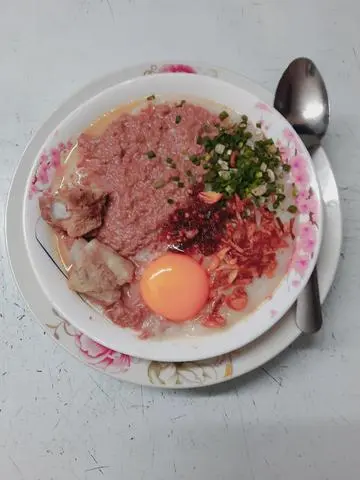Hình ảnh Cháo sườn bằm trứng gà luộc - Tặng Quẩy 