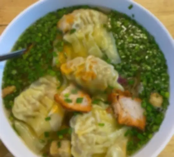 Hình ảnh Mì hoành thánh xá xíu đặc biệt