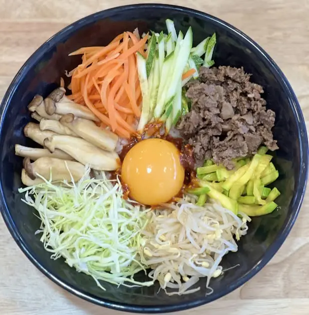 Hình ảnh Cơm trộn bò Bulgogi 소불고기 비빔밥