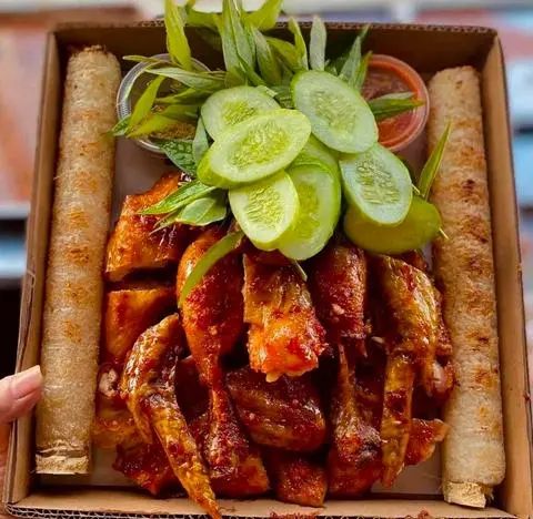 Hình ảnh combo 1 con gà + 2 cơm lam