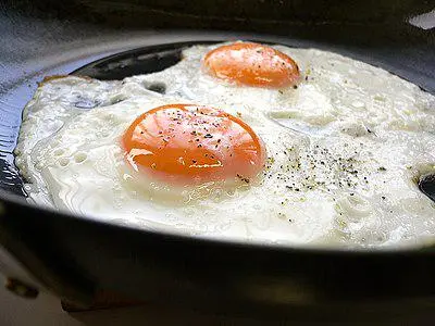 Hình ảnh Cơm 2 trứng ốp la