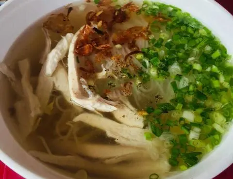 Hình ảnh hủ tíu mềm gà xé+ bò viên