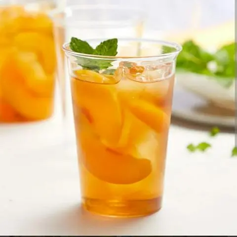 Hình ảnh trà đào ly khổng lồ 