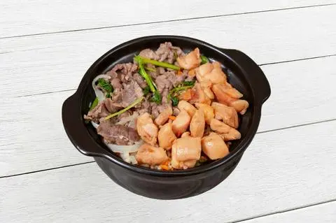 Hình ảnh Cơm thố bò - gà