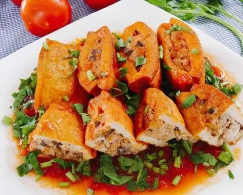 Hình ảnh cơm đậu hủ nhồi thịt