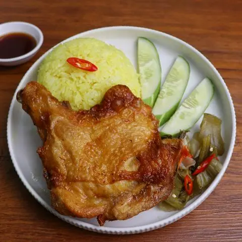 Hình ảnh Cơm Gà Xối Mỡ (Đùi Cánh Quạt)