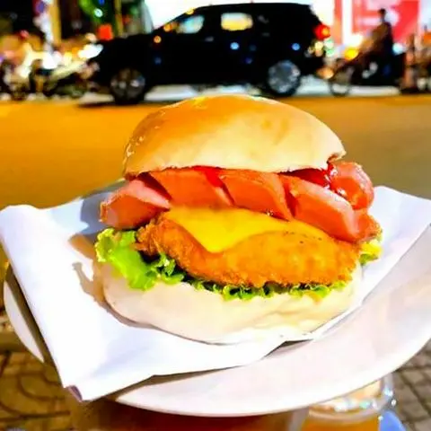 Hình ảnh Hambuger xúc xích đức