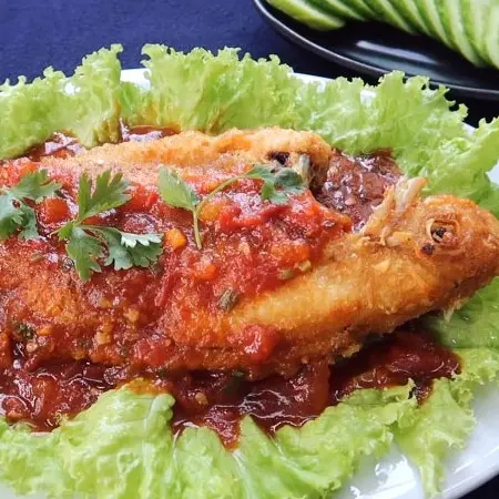 Hình ảnh Cơm cá diêu hồng sốt cà + canh