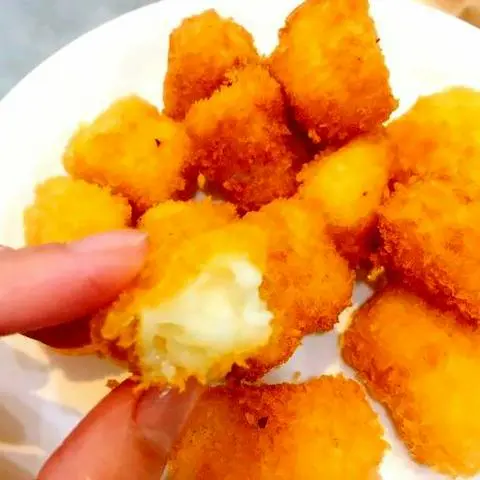 Hình ảnh Bánh sữa tươi chiên - 2 bánh