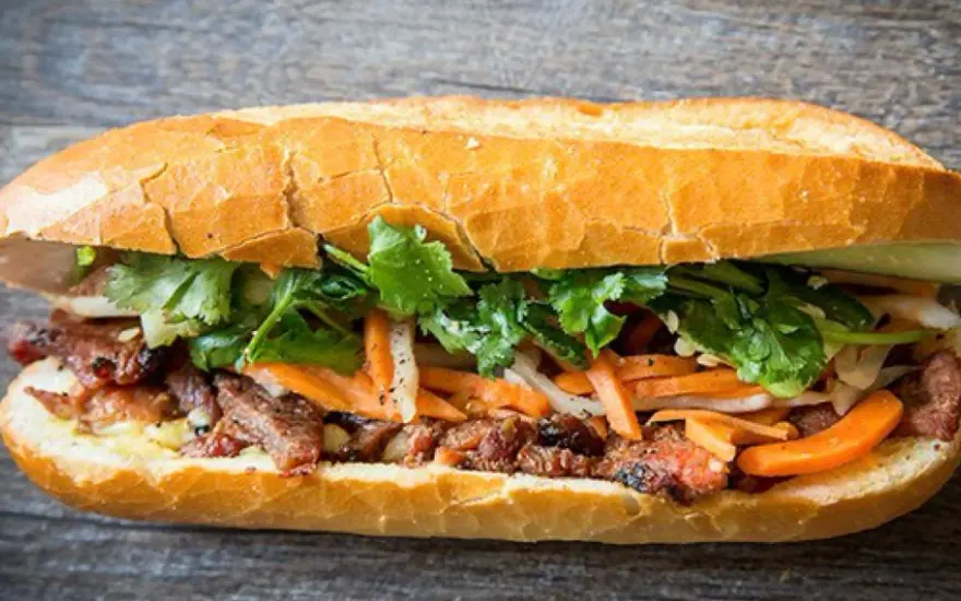 Hình ảnh Bánh Mì Heo Quay Phần Siêu Đặc Biệt 