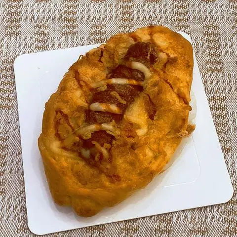 Hình ảnh Bánh mì xúc xích chà bông