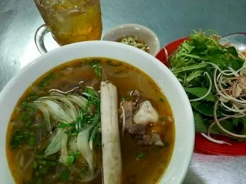 Hình ảnh Bún bò Huế giò chả