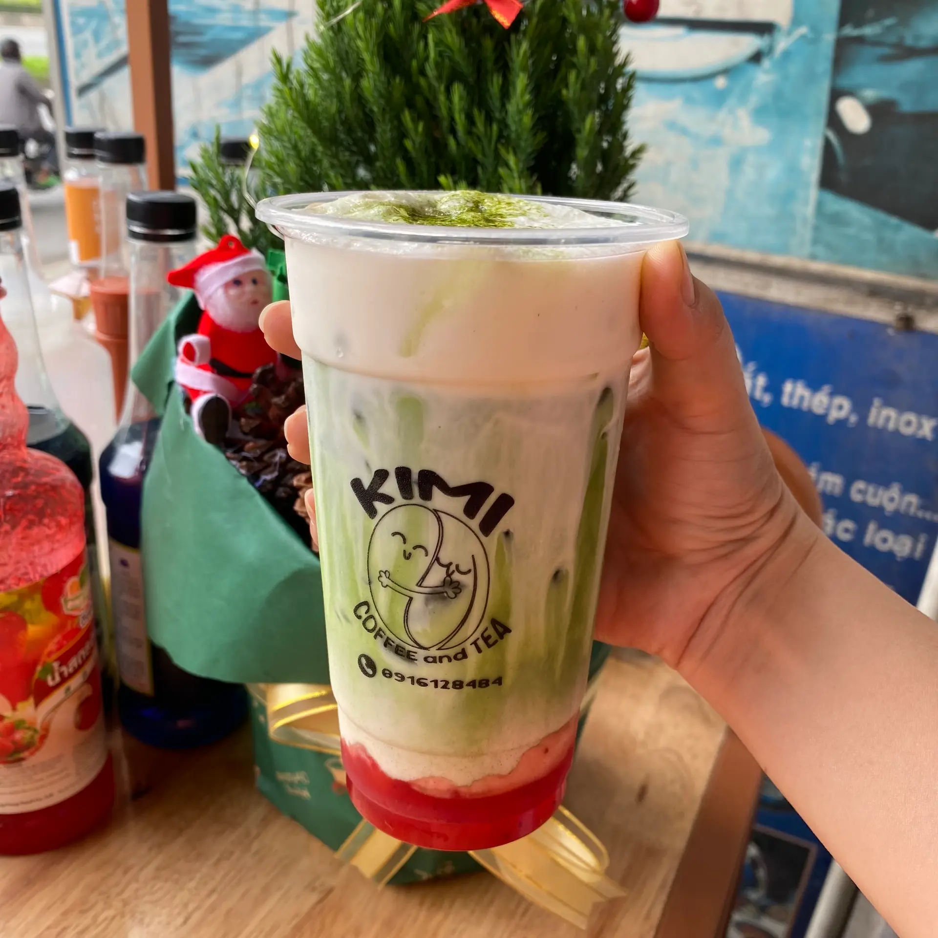 Hình ảnh Matcha latte dâu kem muối 700ml