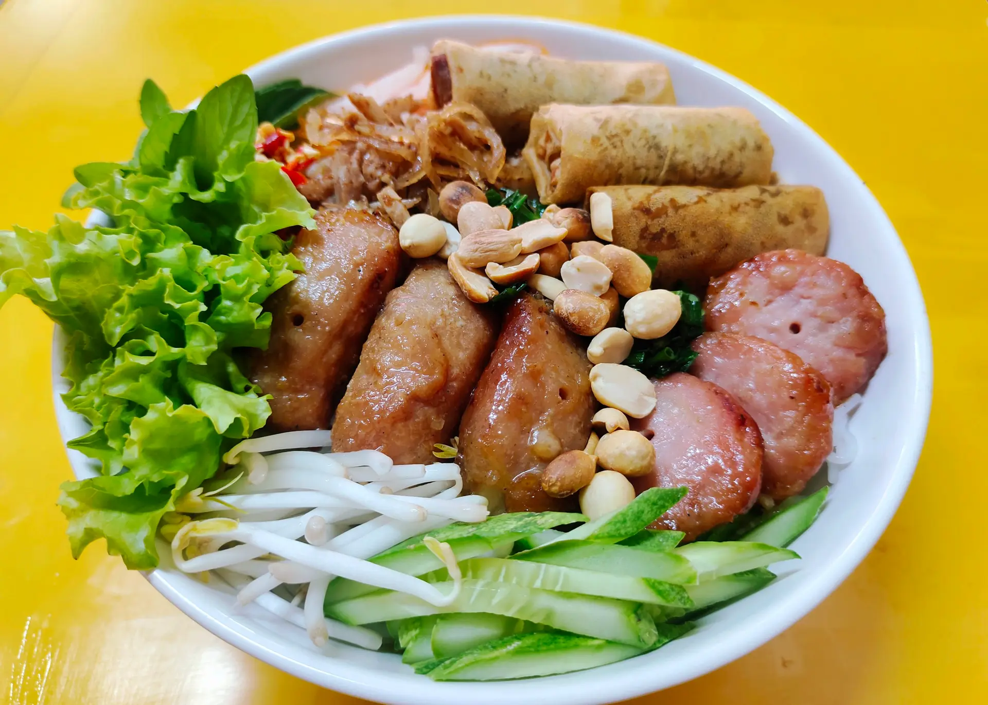 Hình ảnh Bún đặc biệt