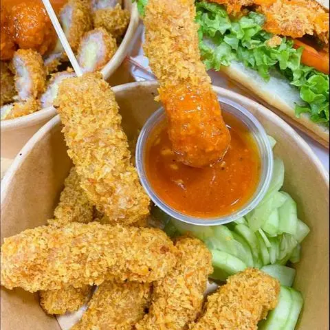 Hình ảnh Mì Indomie nem chua rán