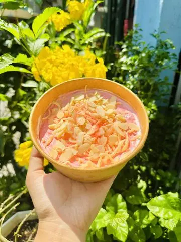 Hình ảnh Phô mai tươi dâu hạnh nhân