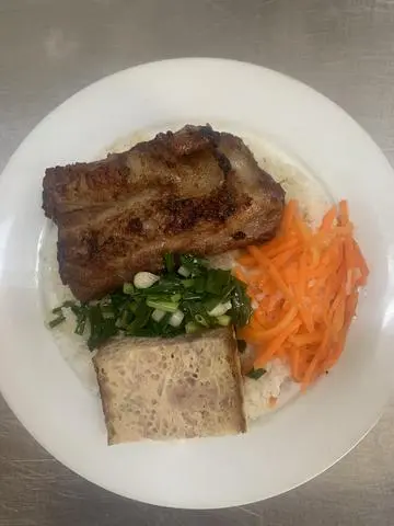 Hình ảnh Cơm Tấm Sườn Non - Chả Cua