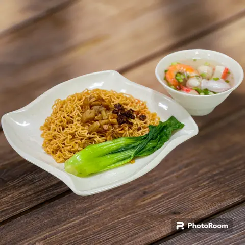 Hình ảnh Mì trộn - hủ tiếu trộn hải sản