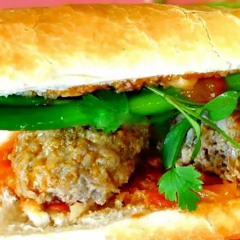 Hình ảnh Bánh mì xíu mại