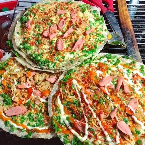 Hình ảnh Bánh tráng nướng pate - xúc xích