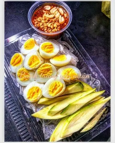Hình ảnh bánh tráng chấm 5 trứng cút