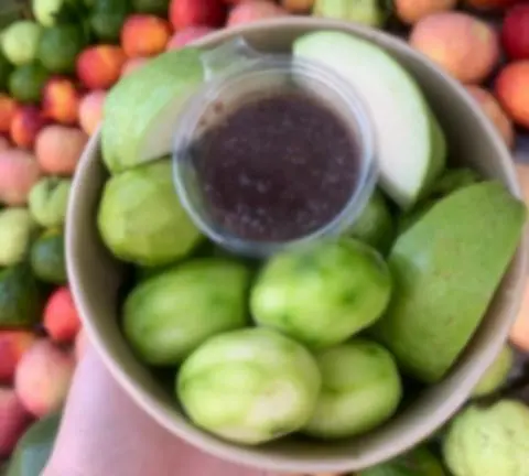 Hình ảnh Hộp 250g cóc mix 250g ổi