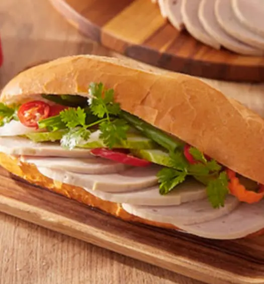 Hình ảnh Bánh mì Trứng Chả lụa
