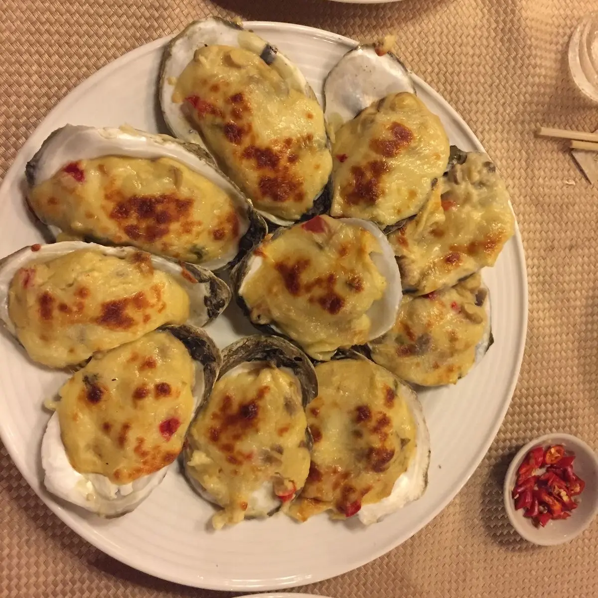 Hình ảnh Hàu sữa nướng bơ tỏi