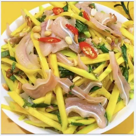 Hình ảnh Gỏi Xoài Tai Heo