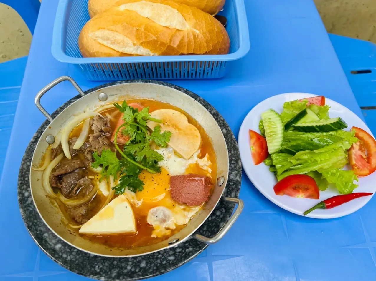 Hình ảnh Số 16 : Bò - Trứng - Pate - Chả - Xúc Xích - Phô Mai