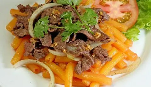 Hình ảnh Nui xào bò