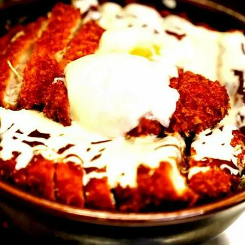 Hình ảnh Cơm Tonkatsu Heo Trứng Lòng Đào