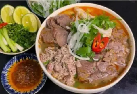 Hình ảnh Bún bò tái,nạm