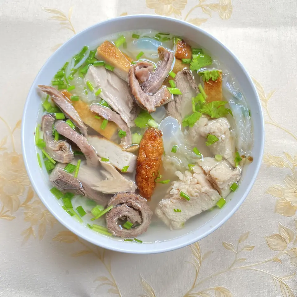 Hình ảnh Bún đặc biệt full topping