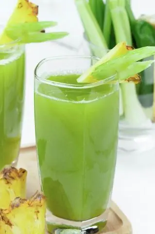 Hình ảnh nước ép cần Tây và dứa 