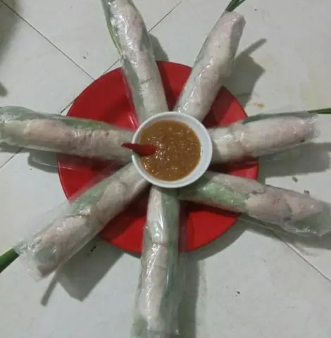 Hình ảnh gỏi cuốn thịt(1 cuốn).