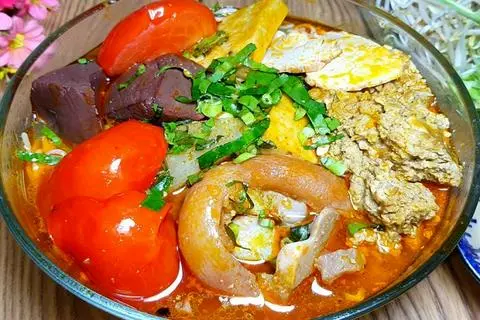 Hình ảnh Canhh bún Giò heo 