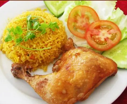 Hình ảnh Cơm gà xối mỡ 
