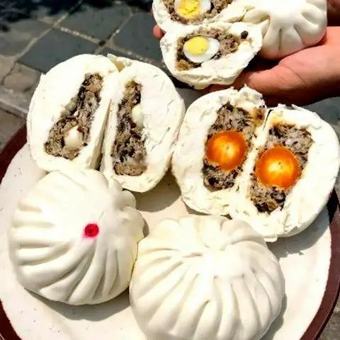 Hình ảnh Bánh bao trứng cút