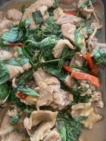 Hình ảnh Thịt heo xào lá quế 