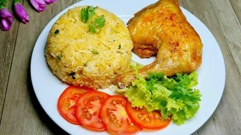 Hình ảnh Cơm gà xối mỡ
